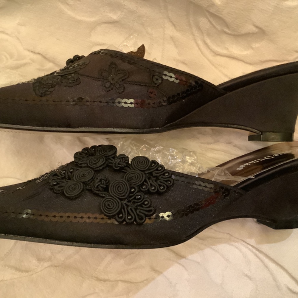 Pierre‎ Dumas black wedge sequin EUC - Picture 13 of 13